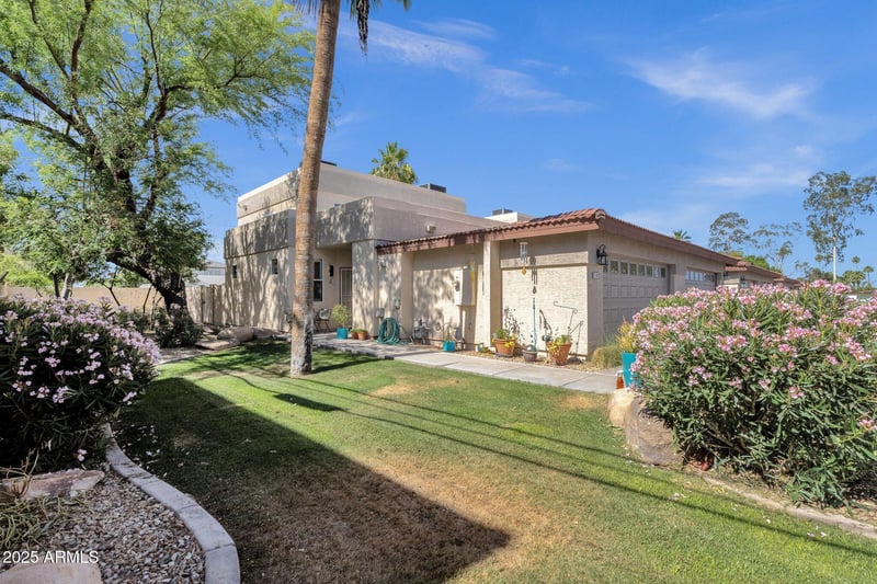 3221 37th St #10, Phoenix, AZ 85018