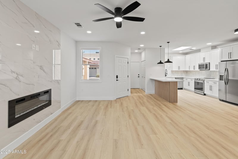 3221 37th St #26, Phoenix, AZ 85018