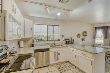 3221 Blackhawk Dr, Phoenix, AZ 85050