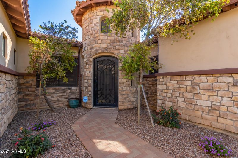 3221 E Branham Ln, Phoenix, AZ 85042
