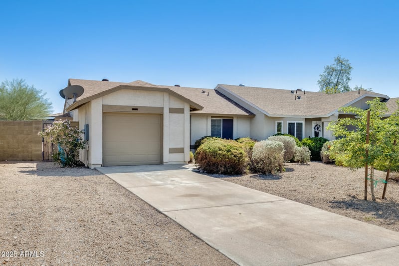 3221 Mohawk Ln, Phoenix, AZ 85027