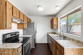 3221 Mohawk Ln, Phoenix, AZ 85027