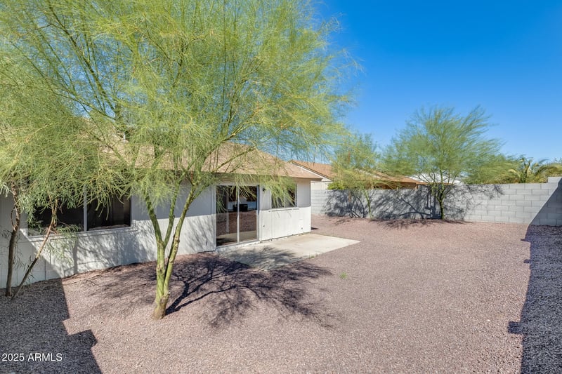3221 Mohawk Ln, Phoenix, AZ 85027