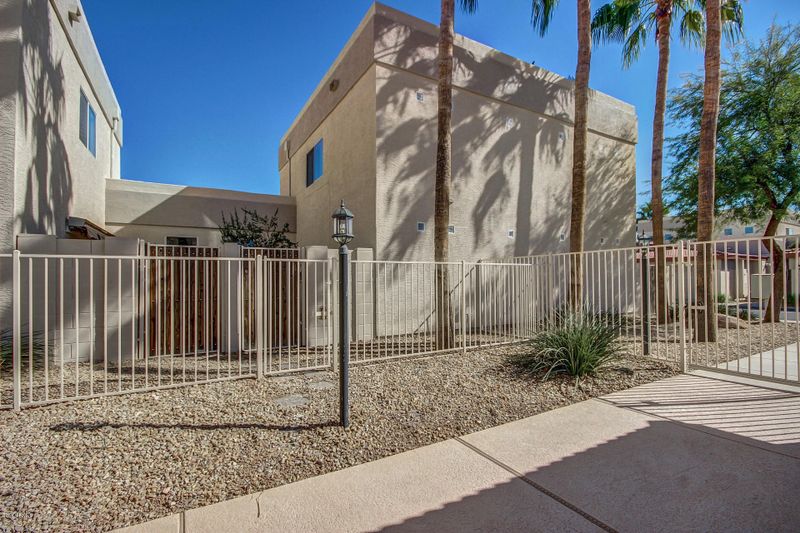 3221 N 37th St #16, Phoenix, AZ 85018