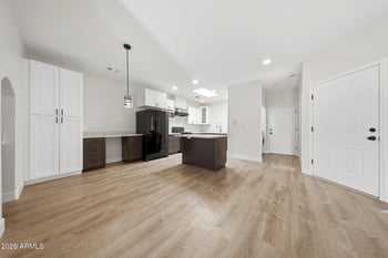 3221 37th St #31, Phoenix, AZ 85018