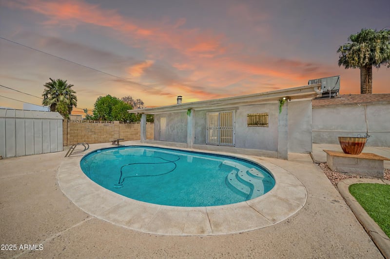 3221 Sells Dr, Phoenix, AZ 85017