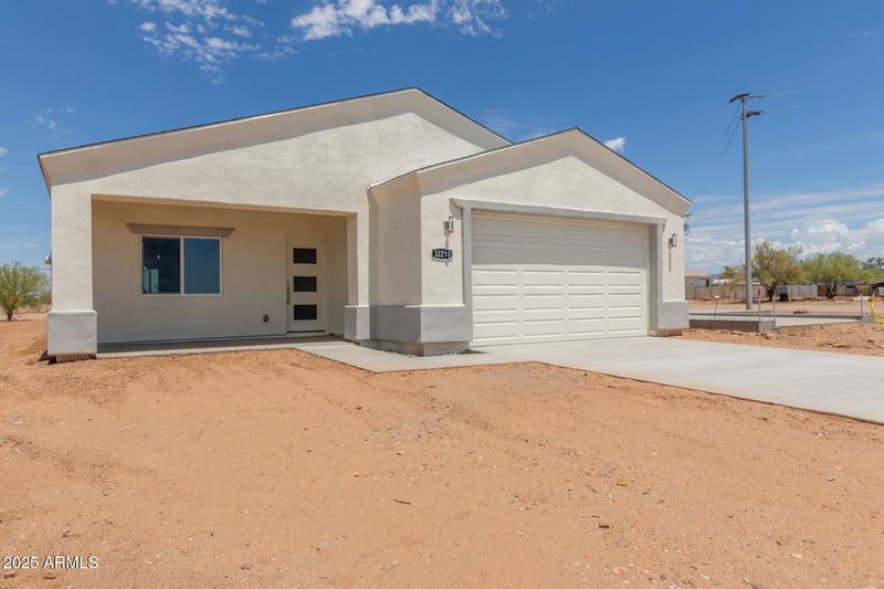 32210 Center St, Wittmann, AZ 85361