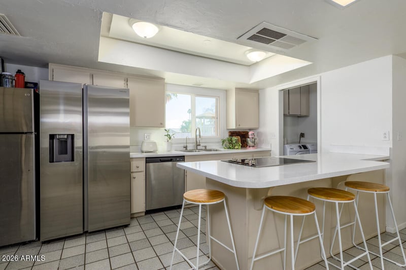 3222 W Hearn Rd, Phoenix, AZ 85053