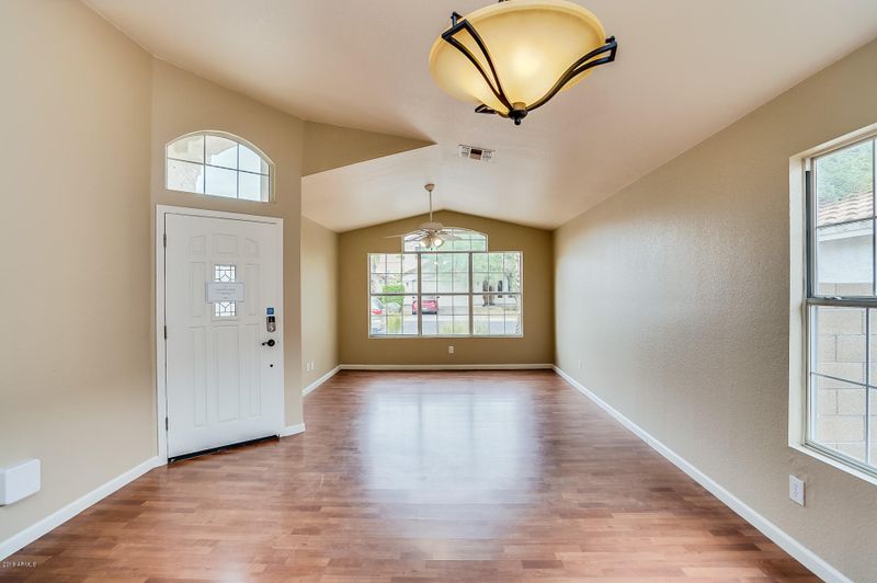 3223 E Brookwood Ct, Phoenix, AZ 85048