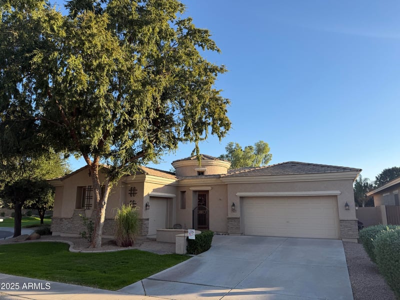 3225 Cardinal Ct, Chandler, AZ 85286