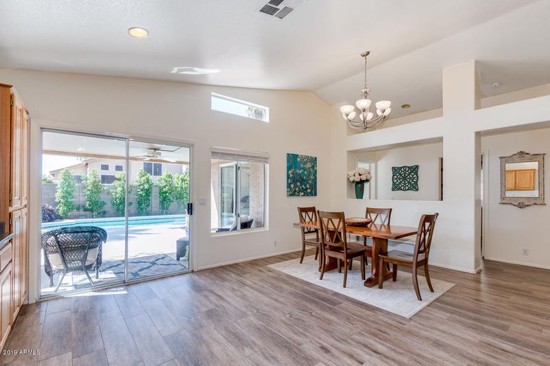 3225 E Wahalla Ln, Phoenix, AZ 85050