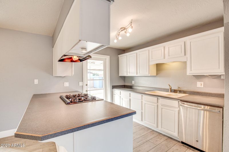 3225 W Charter Oak Rd, Phoenix, AZ 85029