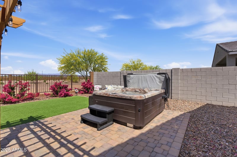 3226 Luna Dr, San Tan Valley, AZ 85143