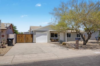 3226 Michelle Dr, Phoenix, AZ 85053