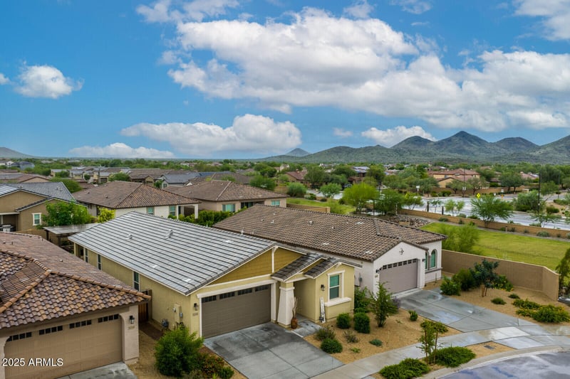 32261 21st Dr, Phoenix, AZ 85085