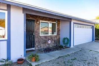 3227 Villa Rita Dr, Phoenix, AZ 85053