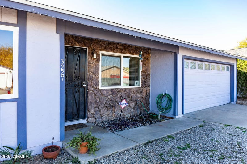 3227 Villa Rita Dr, Phoenix, AZ 85053