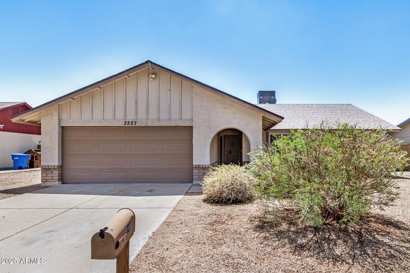 3227 W Muriel Dr, Phoenix, AZ 85053