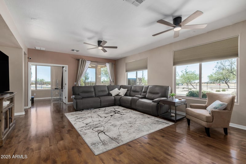 32270 Echo Canyon Rd, San Tan Valley, AZ 85143