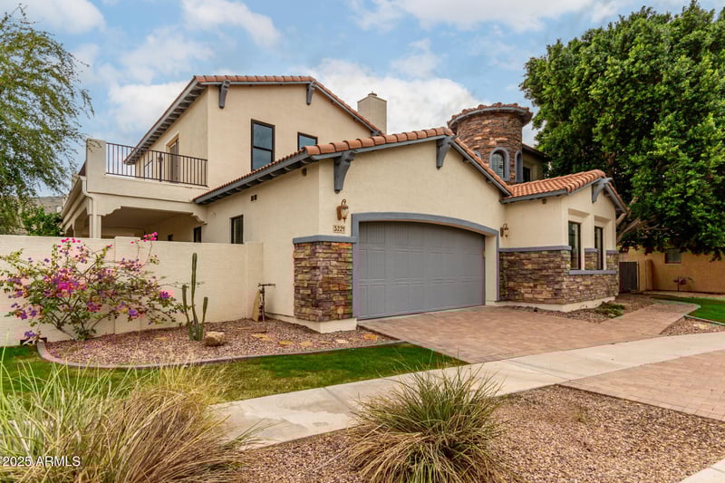 3229 Mountain Village Cir, Phoenix, AZ 85042