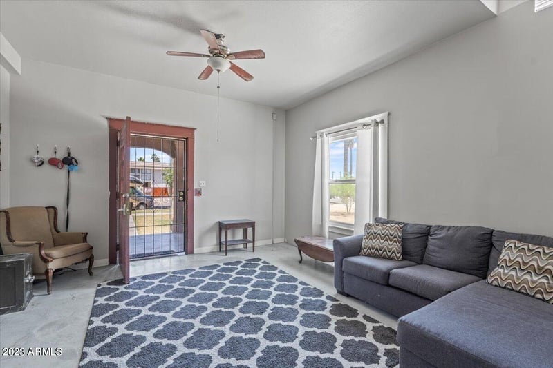 323 E Willetta St, Phoenix, AZ 85004