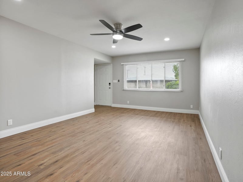 323 Hunt Dr, Mesa, AZ 85203