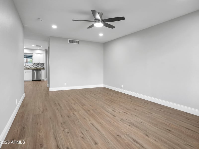 323 Hunt Dr, Mesa, AZ 85203
