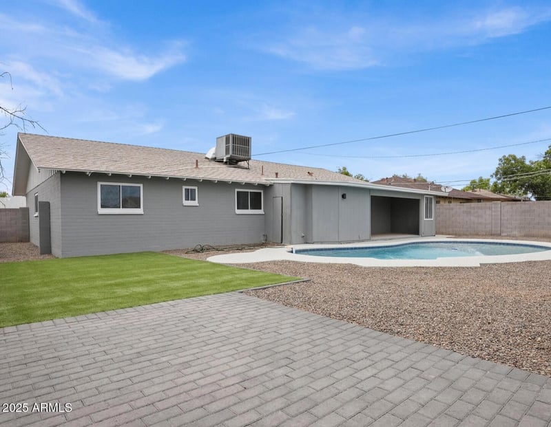 323 Hunt Dr, Mesa, AZ 85203
