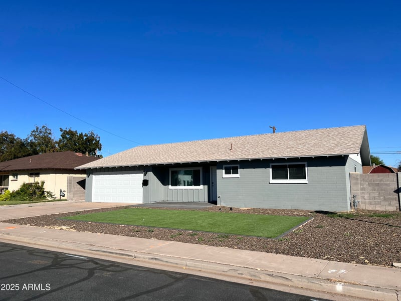 323 Hunt Dr, Mesa, AZ 85203