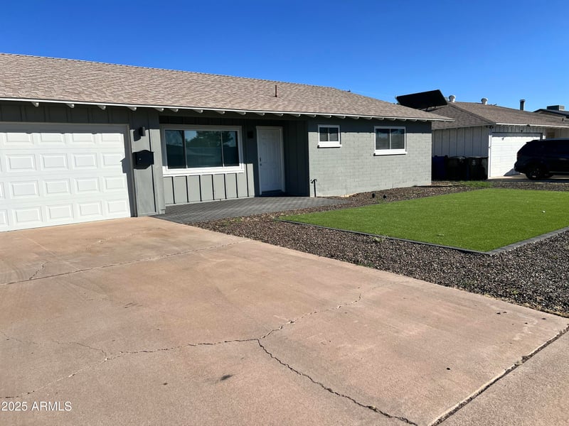 323 Hunt Dr, Mesa, AZ 85203