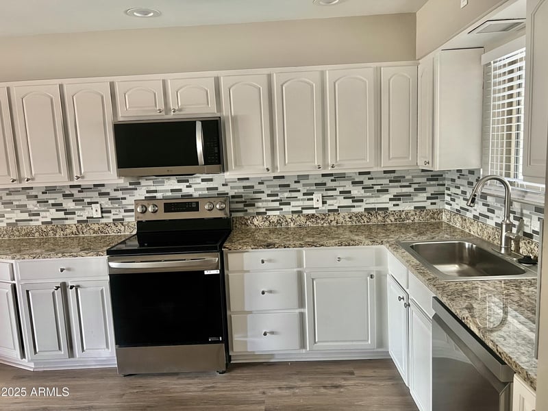 323 Hunt Dr, Mesa, AZ 85203