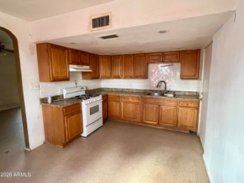 323 N 38th Ave, Phoenix, AZ 85009