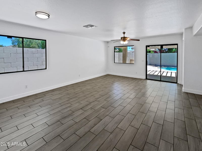 323 Senna Way, San Tan Valley, AZ 85143
