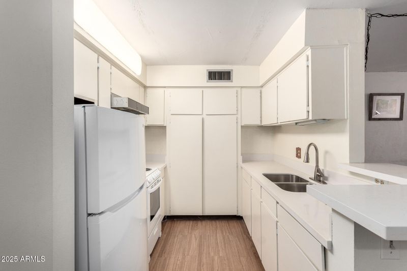 3230 E Pinchot Ave #2, Phoenix, AZ 85018
