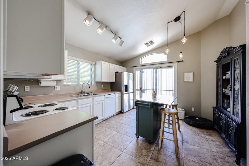 3230 Kristal Way, Phoenix, AZ 85050