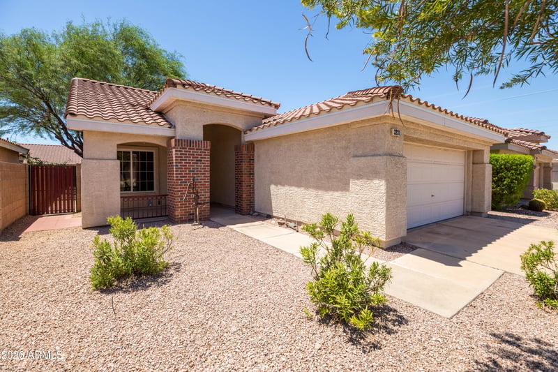 3231 E Menadota Dr, Phoenix, AZ 85050