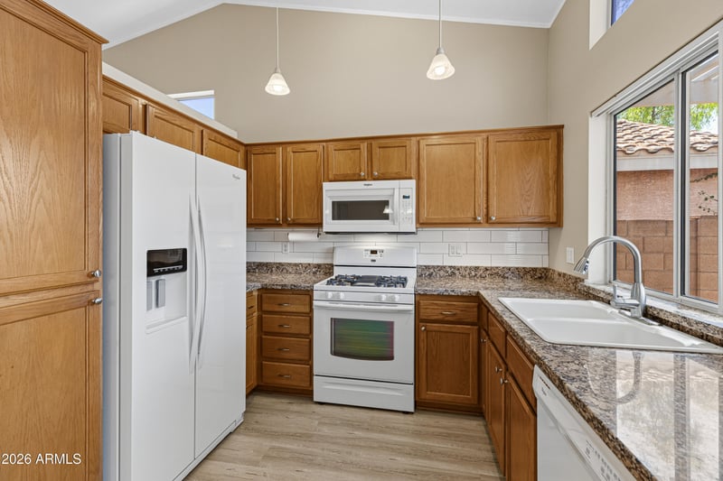 3231 E Menadota Dr, Phoenix, AZ 85050