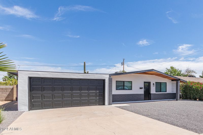 3232 E Roveen Ave, Phoenix, AZ 85032