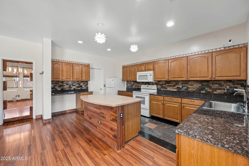 3232 Saint Anne Ave, Phoenix, AZ 85041