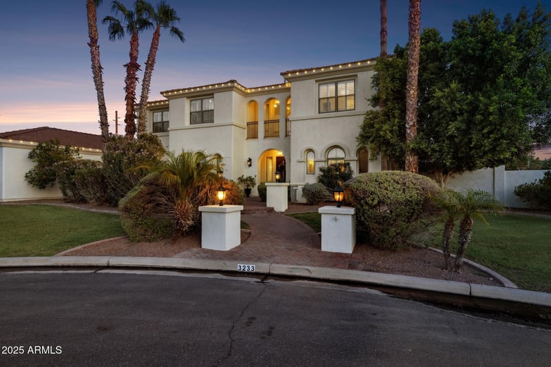 3233 Indigo Cir, Mesa, AZ 85213
