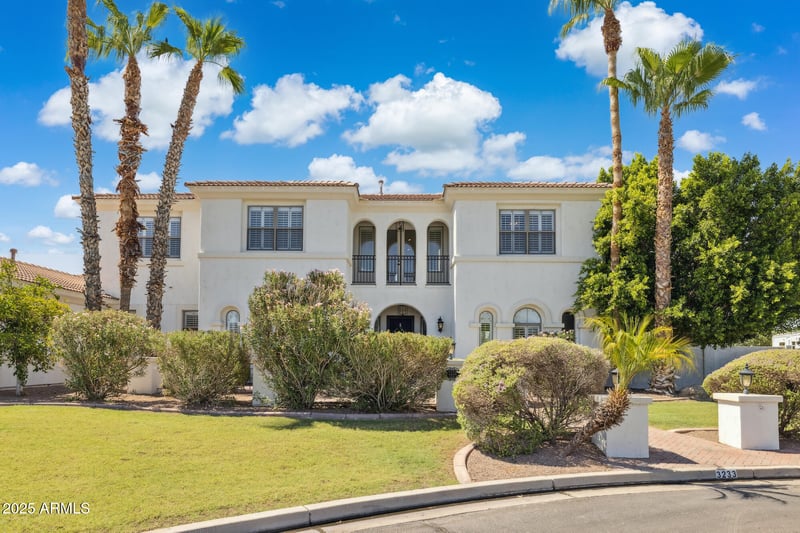 3233 Indigo Cir, Mesa, AZ 85213