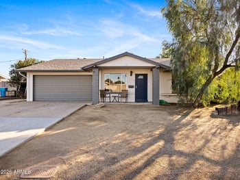 3233 Mandalay Ln, Phoenix, AZ 85053