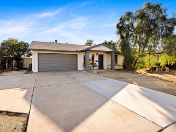3233 Mandalay Ln, Phoenix, AZ 85053