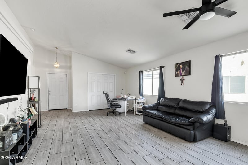 3233 W Huntington Dr, Phoenix, AZ 85041