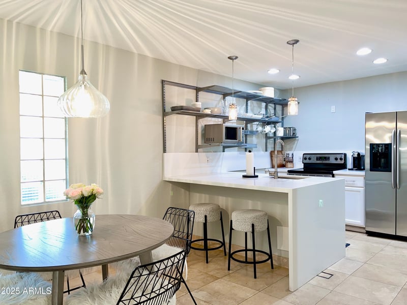 3235 Camelback Rd #115, Phoenix, AZ 85018