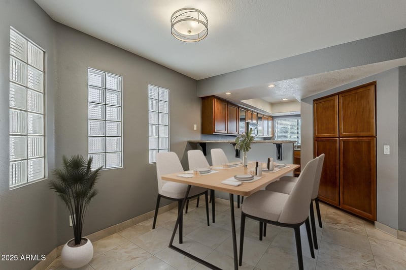3235 Camelback Rd #211, Phoenix, AZ 85018