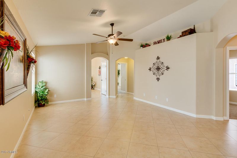3235 E Kerry Ln, Phoenix, AZ 85050
