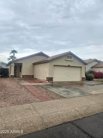 3235 Lone Cactus Dr, Phoenix, AZ 85027