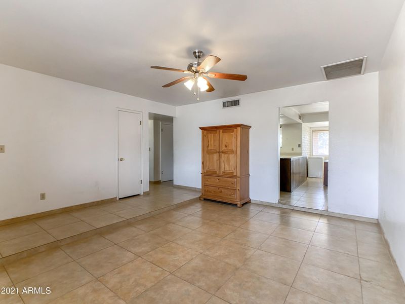 3235 W Cactus Rd, Phoenix, AZ 85029