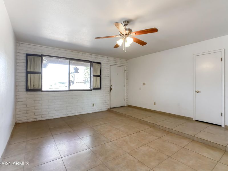 3235 W Cactus Rd, Phoenix, AZ 85029